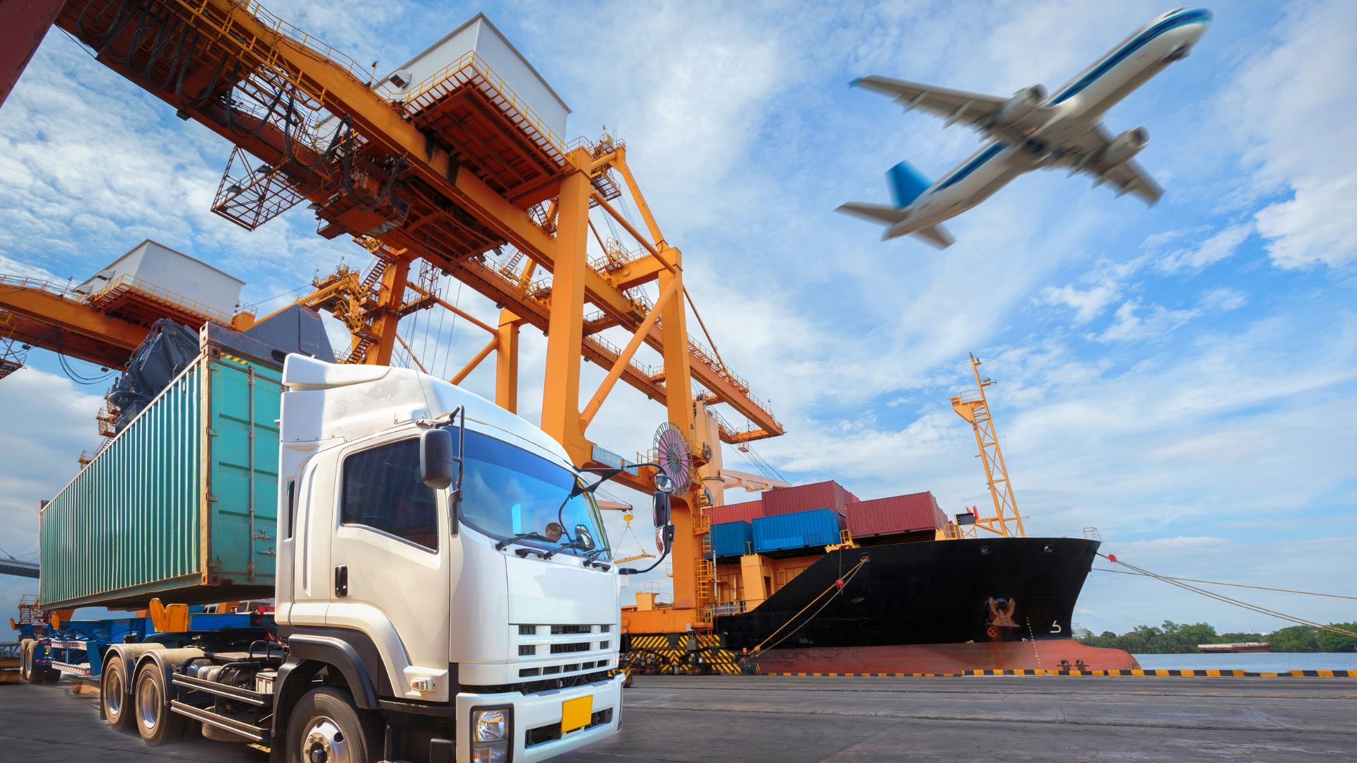logistics-and-customer-service.jpg